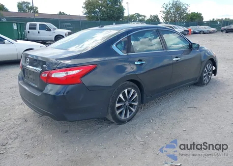 2017 Nissan Altima 2.5 Sv z USA, uszkodzony, nr VIN 1N4AL3AP9HC111221